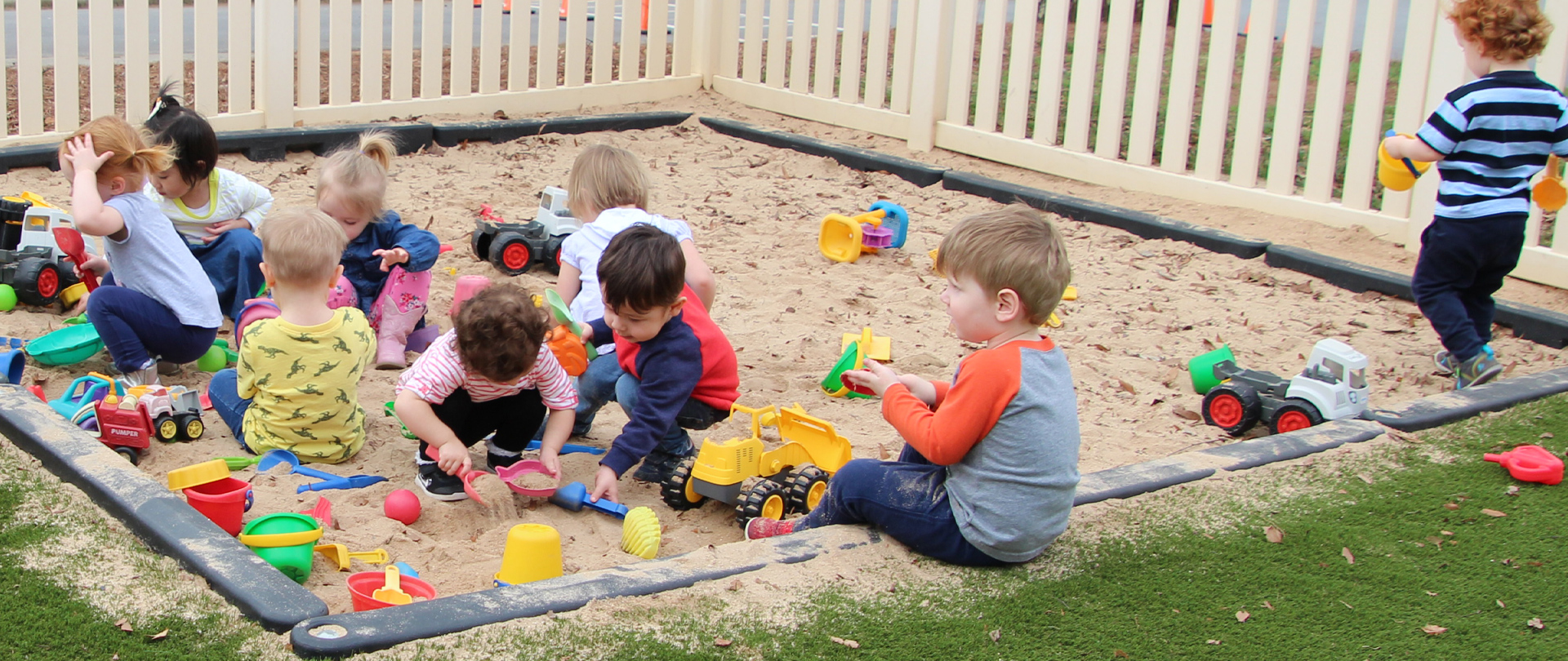 Toddlers
Full Day Preschool
Ages 18–23 months
